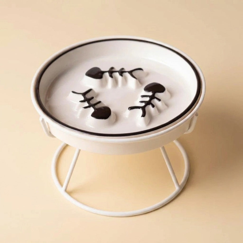 Flat Face Slow Feed Dish, black plate on white stand, studio shot