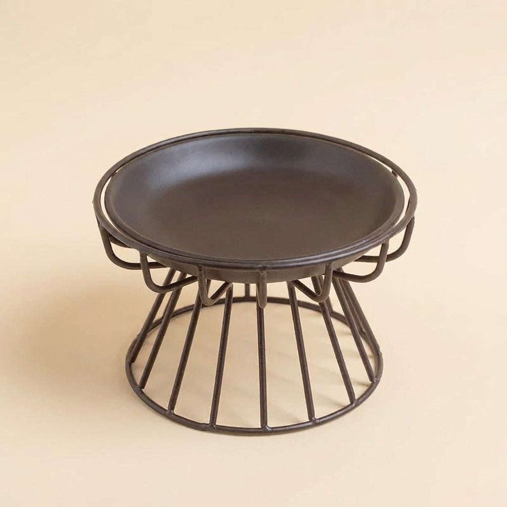 Raised Ceramic Cat Plate on wire stand in black, studio shot