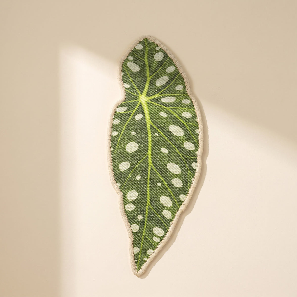 leaf sisal cat scratch mat, studio product photo